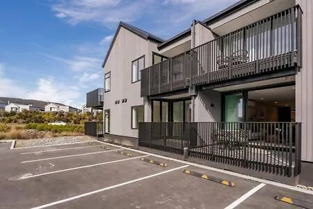 Alps Vista Retreat - *