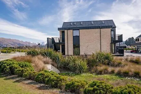 Alps Vista Retreat - Wanaka